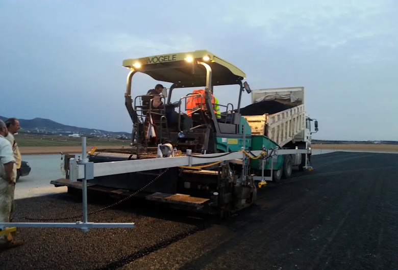 5-Tantangan-Pemadatan-Jalan-yang-Bisa-Diselesaikan-dengan-Compaction-Assistance-Geometa-