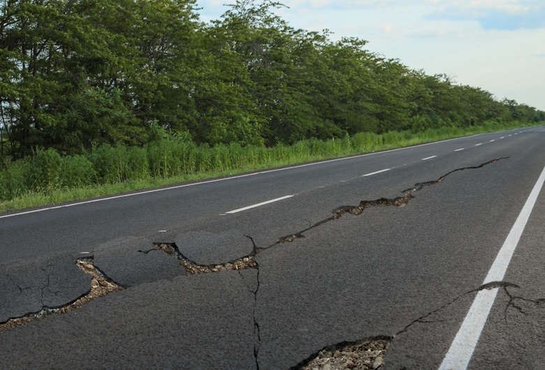 Kenapa Jalan Baru Cepat Retak? Ini 4 Kesalahan Fatal Kontraktor
