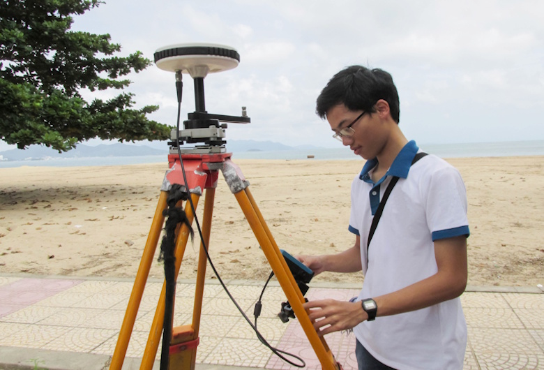 Layanan Survey GPS RTK untuk Pemetaan Lahan Perkebunan, Pertambangan, dan Kawasan Industri